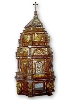 Fr Lorenzo da Belmonte e aiuti, ciborio
legno intagliato, intarsiato, parzialmente dorato, decorato con osso e madreperla